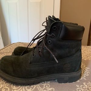 Black Timberlands size 8